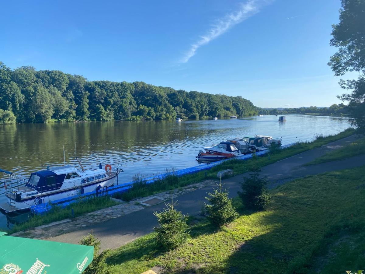 Zouw Hausboat Zakotven -Pouze Ubytovani Roudnice nad Labem Dış mekan fotoğraf