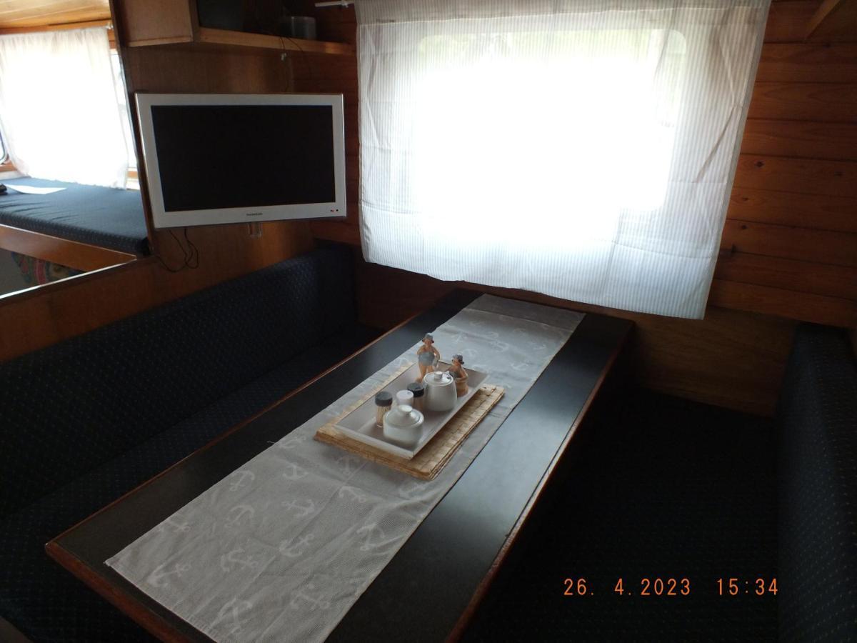 Zouw Hausboat Zakotven -Pouze Ubytovani Roudnice nad Labem Dış mekan fotoğraf