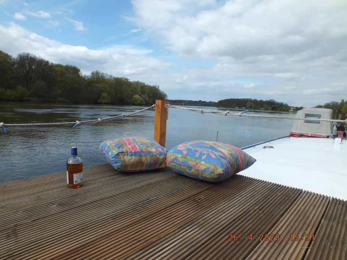 Zouw Hausboat Zakotven -Pouze Ubytovani Roudnice nad Labem Dış mekan fotoğraf