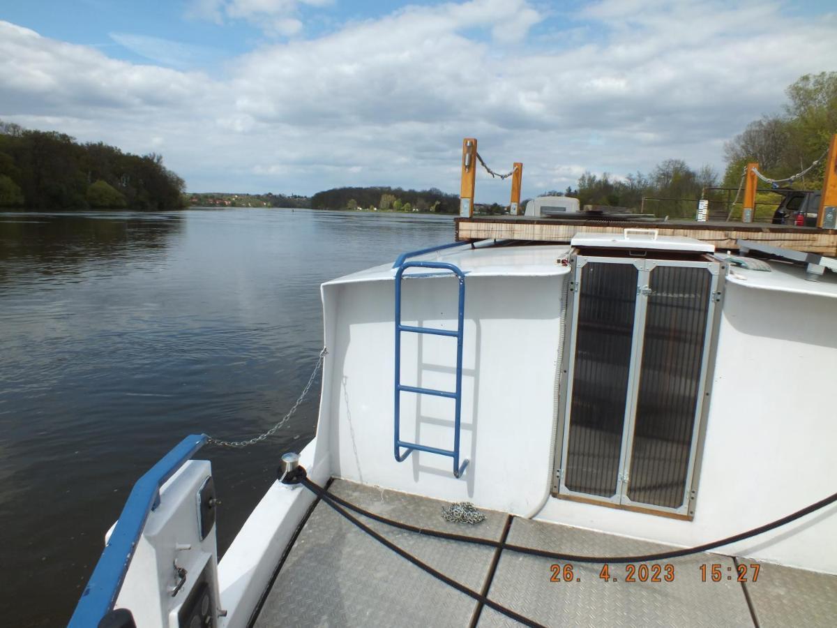 Zouw Hausboat Zakotven -Pouze Ubytovani Roudnice nad Labem Dış mekan fotoğraf