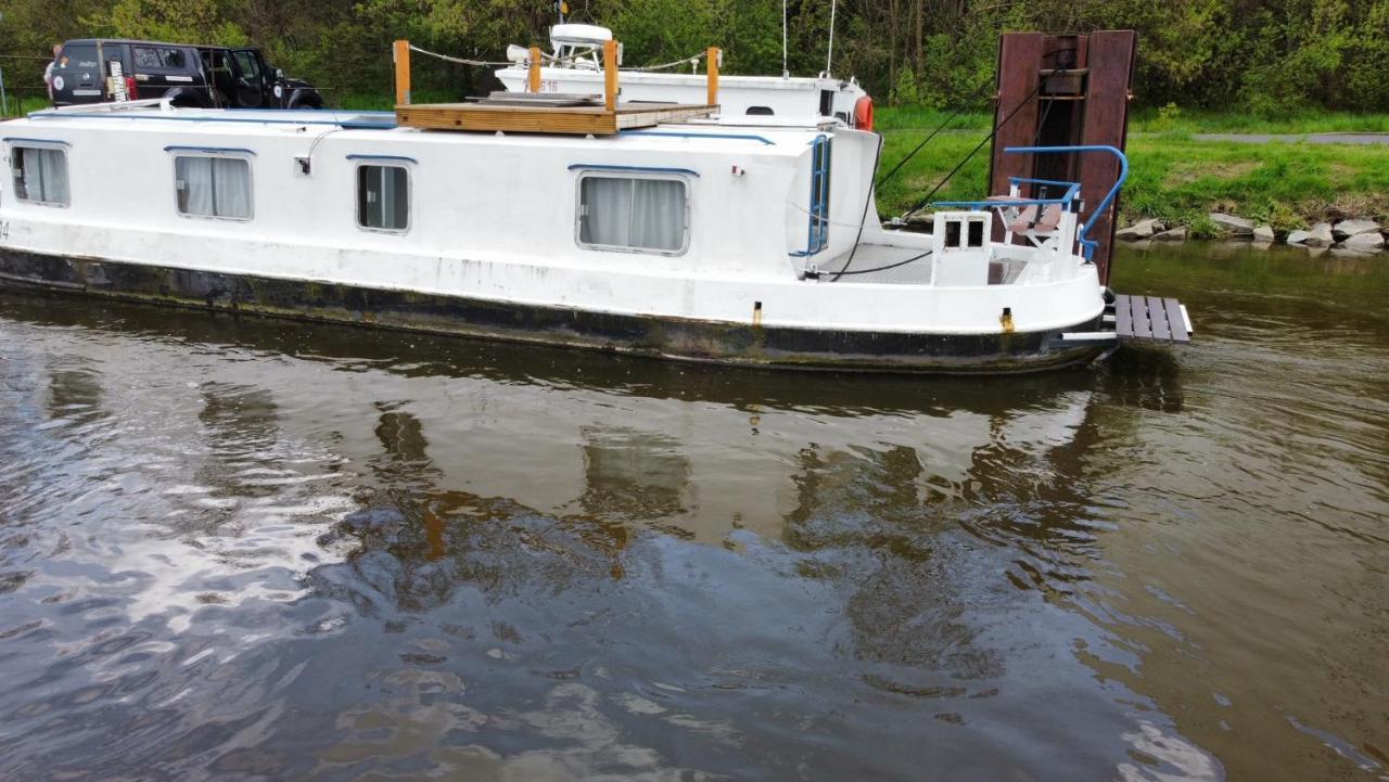 Zouw Hausboat Zakotven -Pouze Ubytovani Roudnice nad Labem Dış mekan fotoğraf
